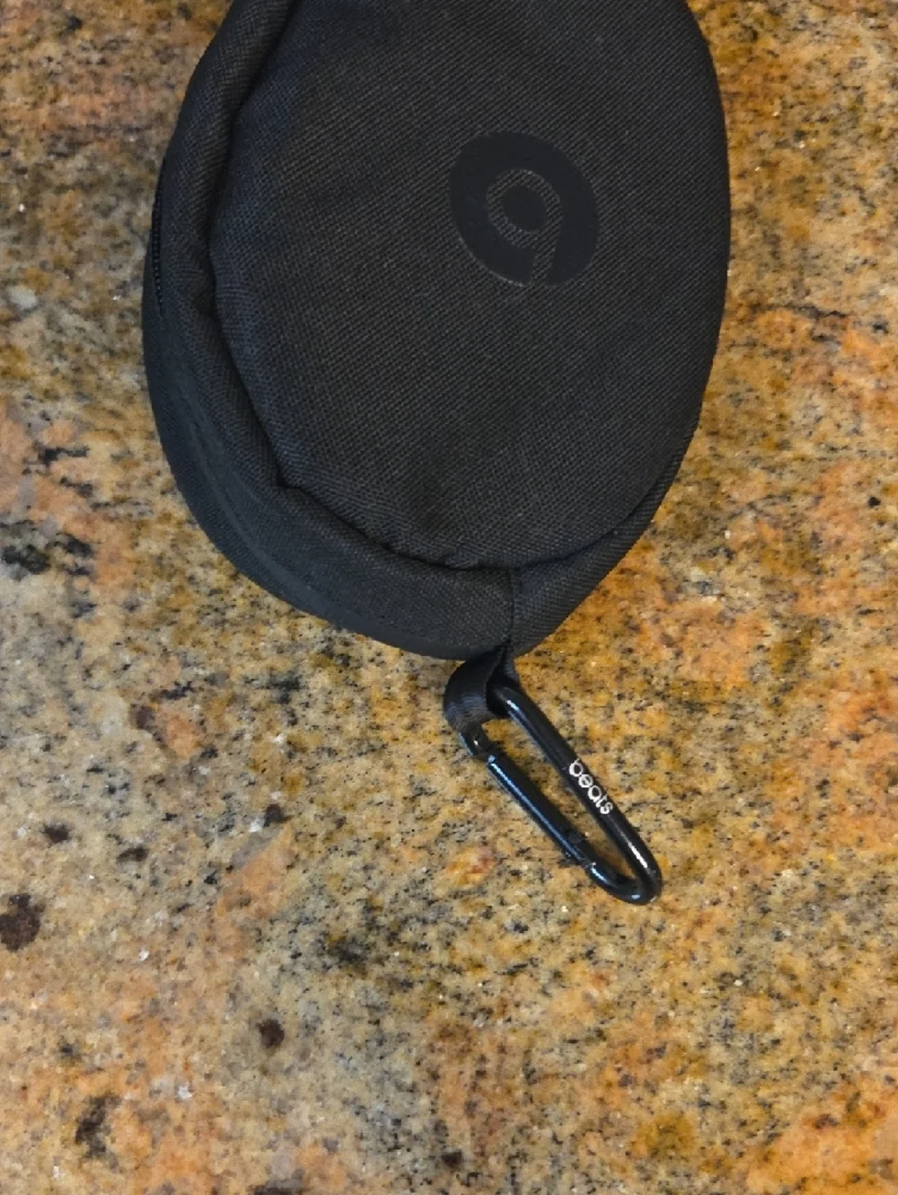 Black Zippered Headphone Carrying Case - Compact Protective Pouch